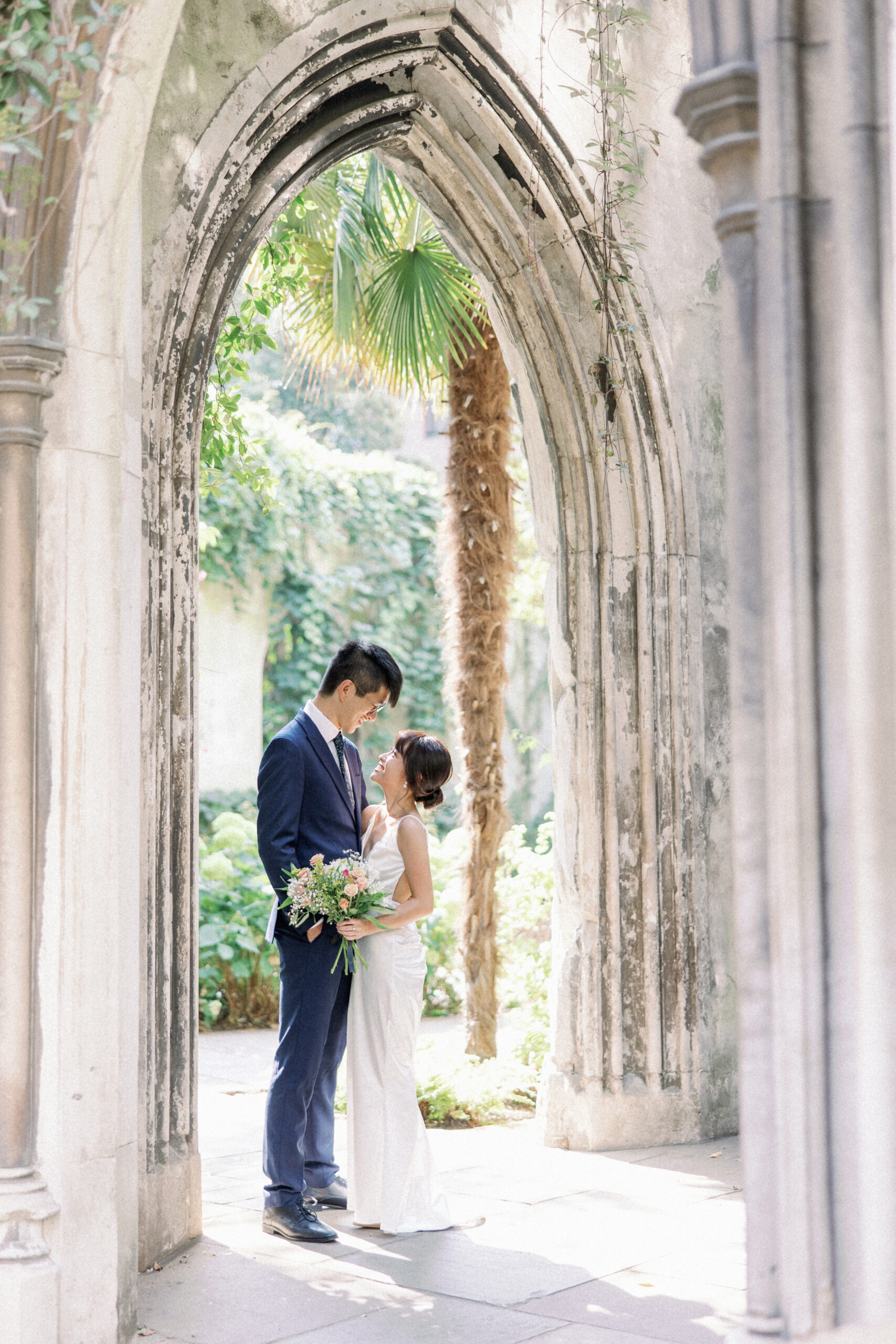 uk-europe-editorial-fine-art-wedding-photographer-london-pre-wedding-at-st-dunstan-and-st-pauls-cathedral-2
