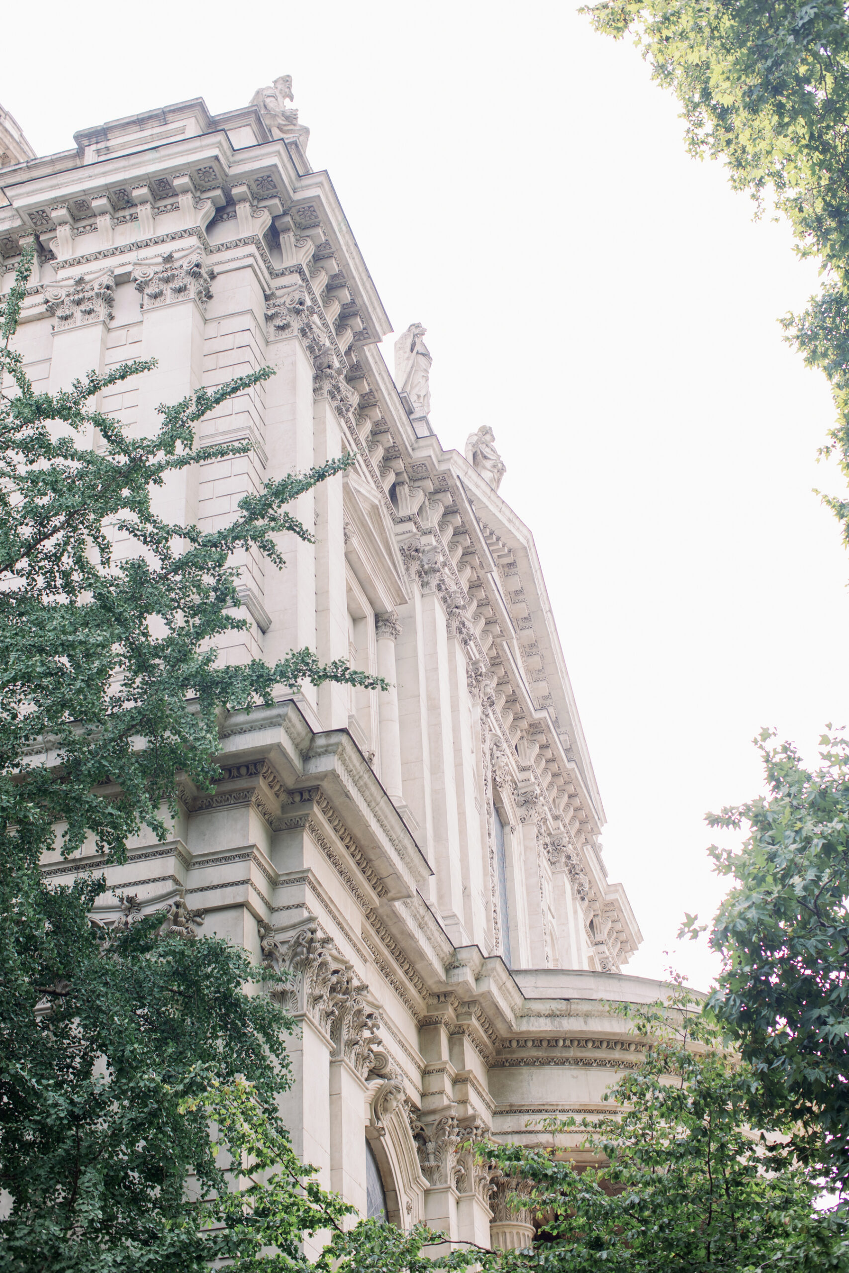 uk-europe-editorial-fine-art-wedding-photographer-london-pre-wedding-at-st-dunstan-and-st-pauls-cathedral-31