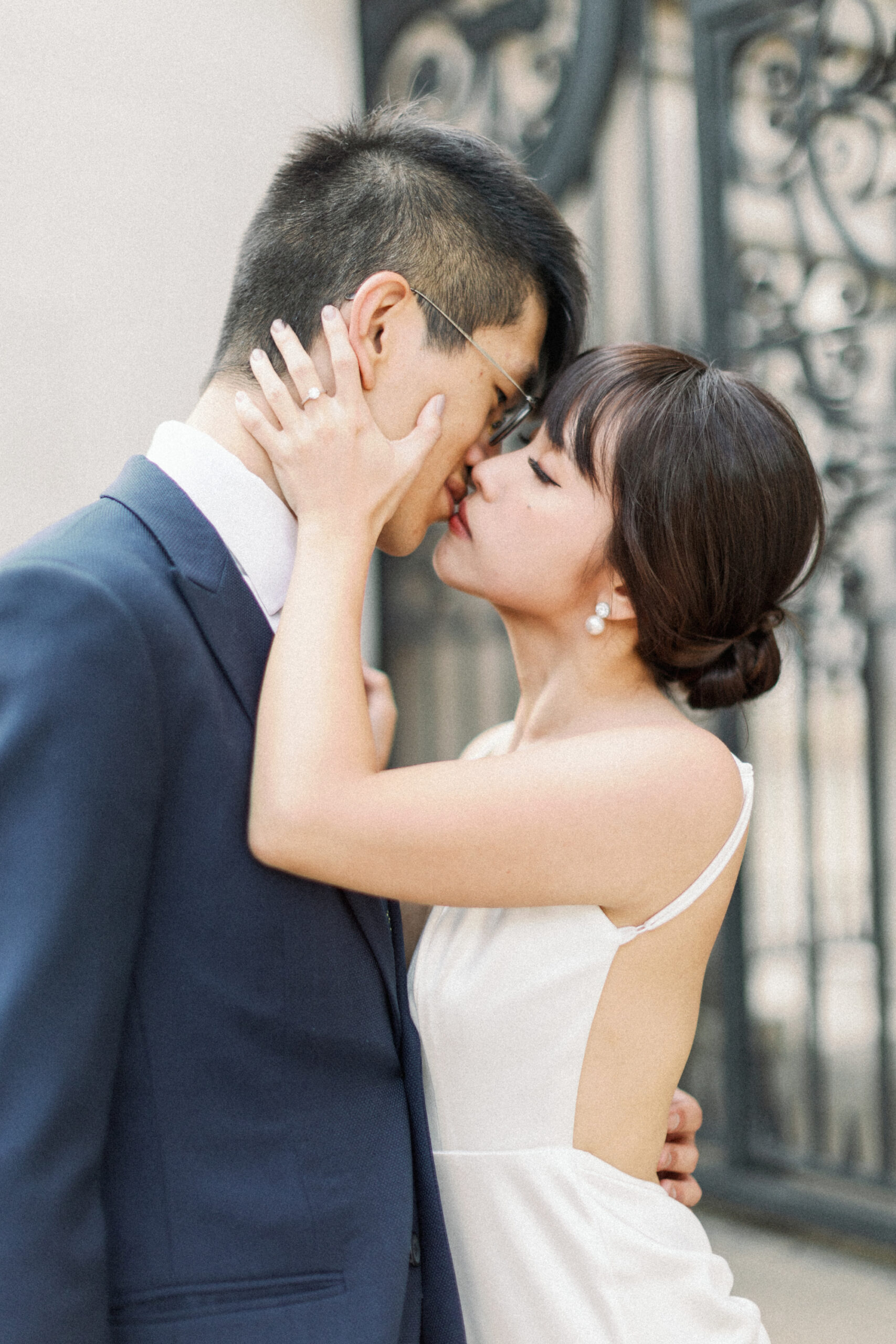 uk-europe-editorial-fine-art-wedding-photographer-london-pre-wedding-at-st-dunstan-and-st-pauls-cathedral-64