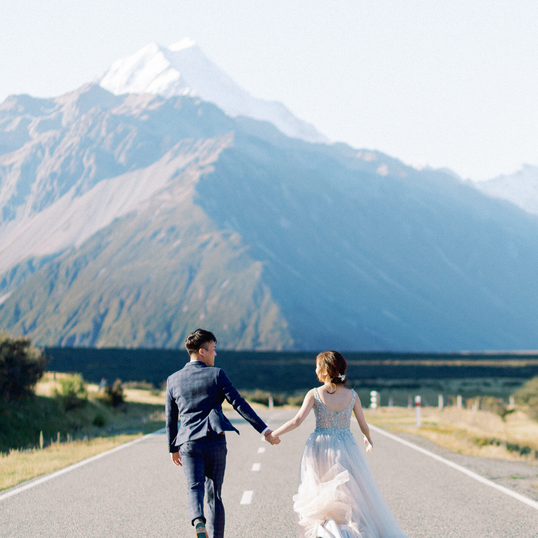 Destination pre-wedding featuring the stunning landscapes of New Zealand