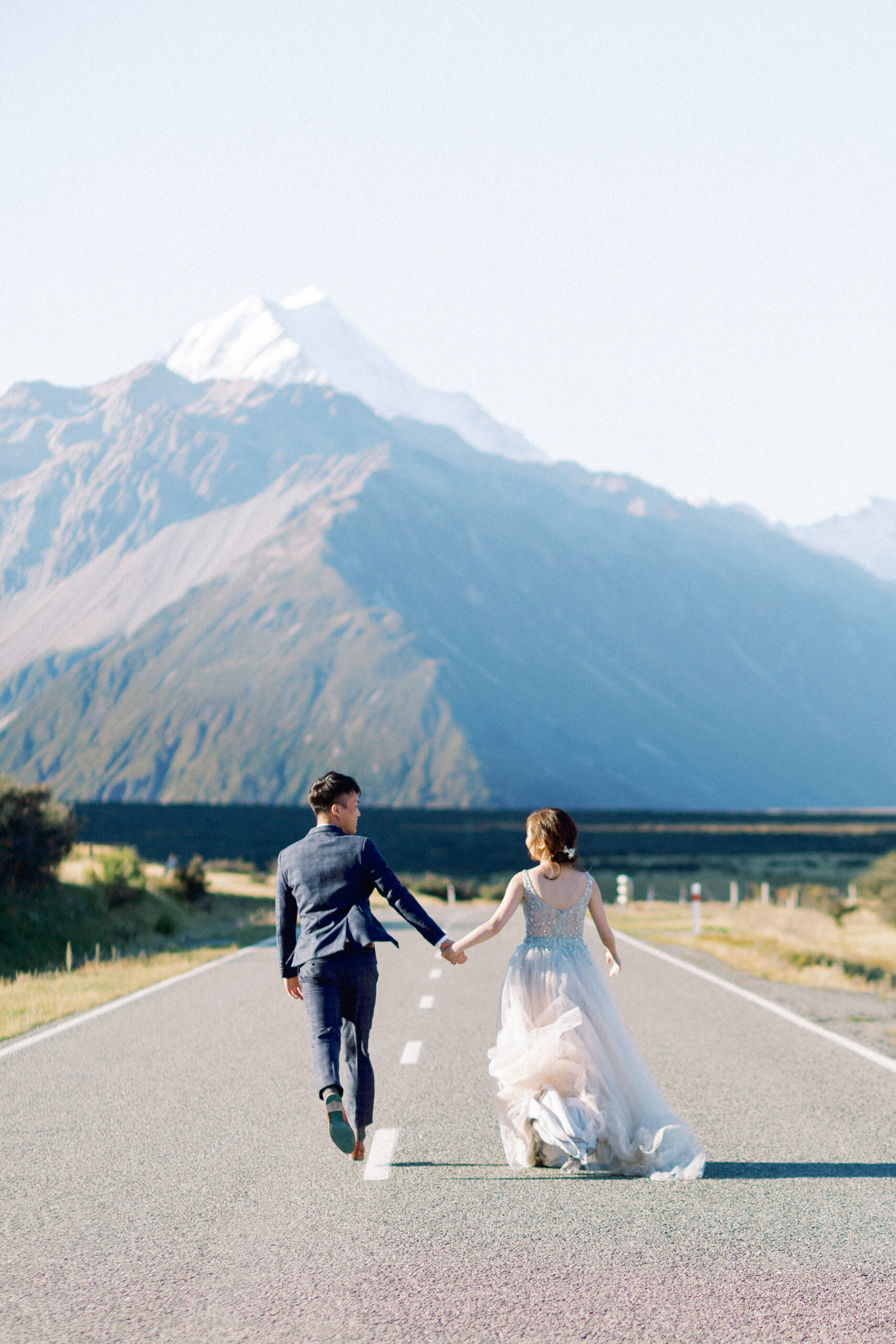 Destination pre-wedding featuring the stunning landscapes of New Zealand