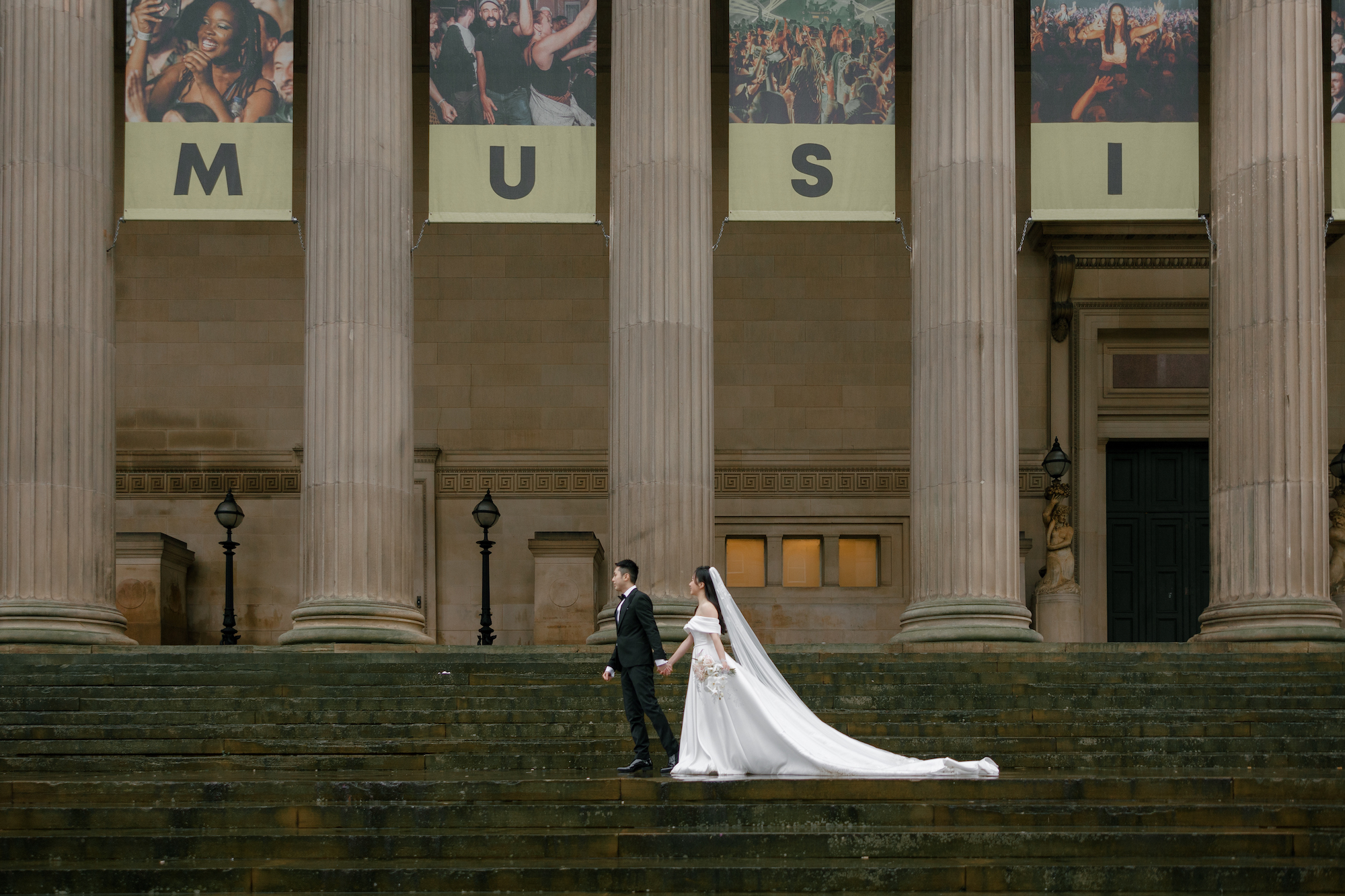 A Classy Town Hall Wedding in Liverpool