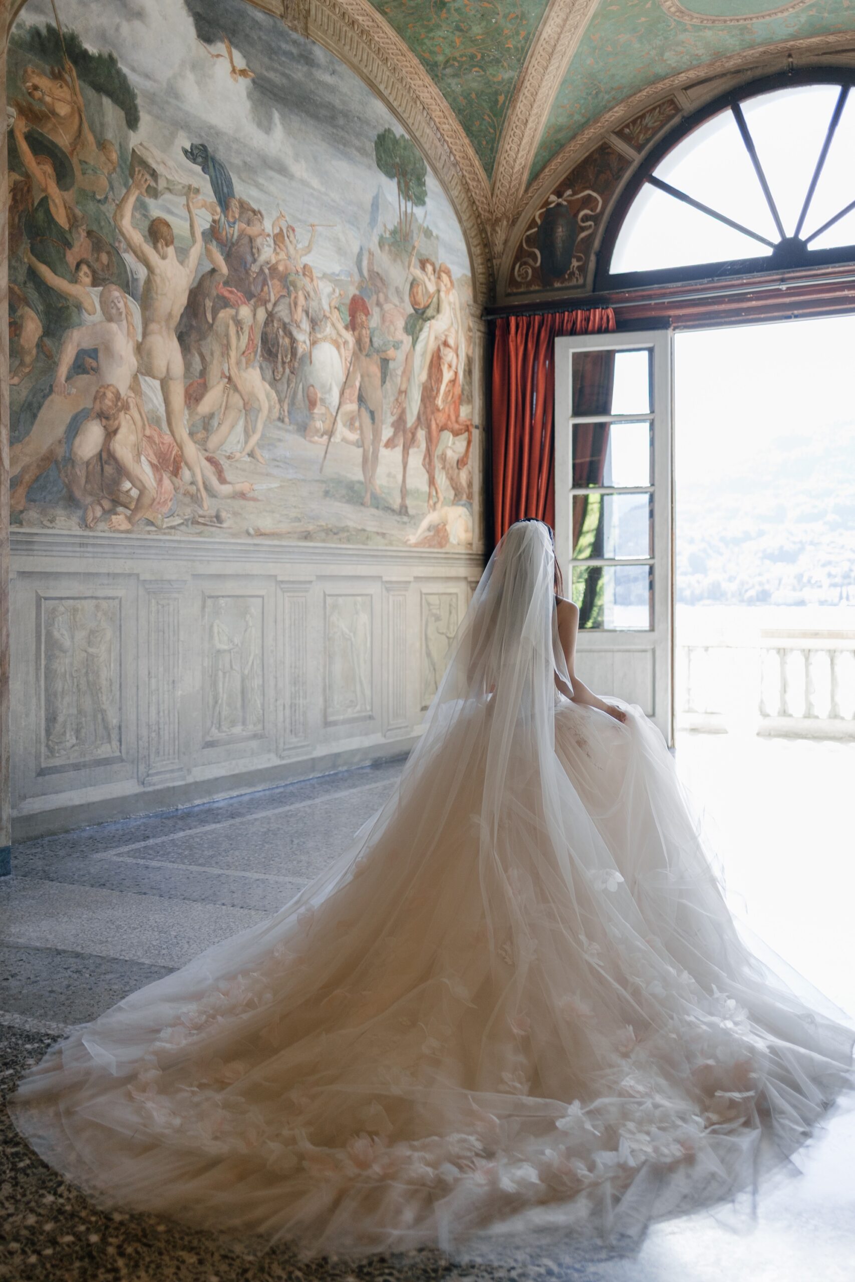 bride in Villa Carlotta